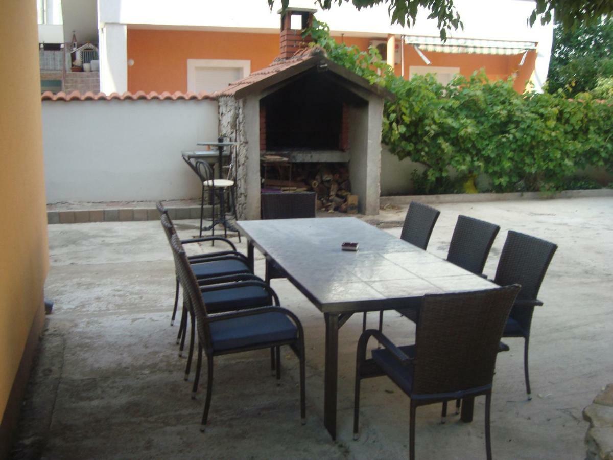 Apartment Ilina Vodice Eksteriør bilde